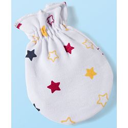 Babyhug 100% Cotton Interlock Knit Mittens & Booties Set With Star Print - White