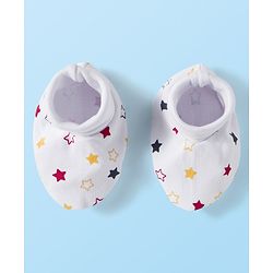 Babyhug 100% Cotton Interlock Knit Mittens & Booties Set With Star Print - White