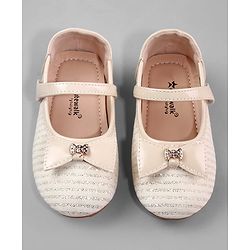 Cute Walk by Babyhug Ballerina with Bow Applique and Velcro Closure - Beige