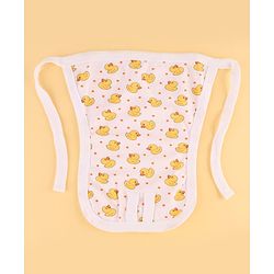 Babyhug Premium 100% Cotton Newborn Gift Set  11 Pcs Clothing Hamper Duck Print - Yellow| Jhabla, Bib, Wrapper, Mittens, Booties, 3 Wash cloths & 2 Nappies| Gift Set for New Born Boys & Girls