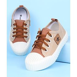 Cute Walk by Babyhug Casual Shoes with 3D Applique - Green