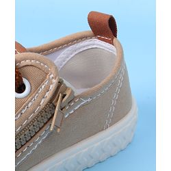 Cute Walk by Babyhug Casual Shoes with 3D Applique - Green