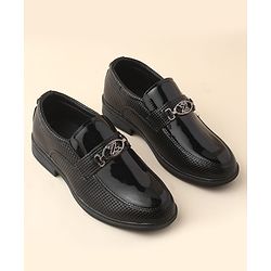 Cute Walk by Babyhug Slip On Solid Oxford Shoes - Black