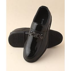 Cute Walk by Babyhug Slip On Solid Oxford Shoes - Black