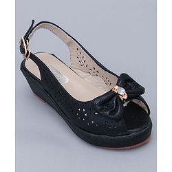 Cute Walk By Babyhug Peep Toes - Black - Size 27 Black