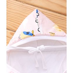 Babyhug 100% Cotton Hooded Quilted Wrapper Penguin Print - Blue| Travel Friendly| Washable and Easy to Maintain| Breathable Fabric| Velcro Closure| Warm and Cozy| New Born Gifting Option