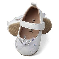 Cute Walk by Babyhug Booties With Bow Applique - Pink