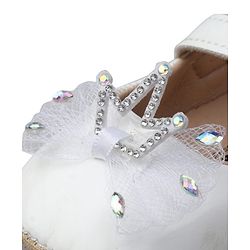 Cute Walk by Babyhug Booties With Bow Applique - Pink
