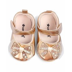 Cute Walk by Babyhug Booties With Bow Applique - Pink