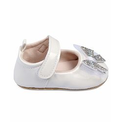 Cute Walk by Babyhug Booties With Bow Applique - Pink