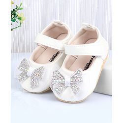 Cute Walk by Babyhug Booties With Bow Applique - Pink