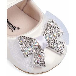 Cute Walk by Babyhug Booties With Bow Applique - Pink