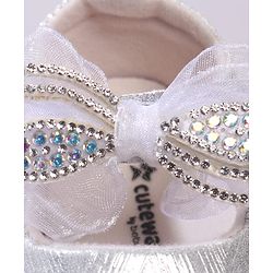 Cute Walk by Babyhug Velcro Closure Booties with Bow Applique - Pink