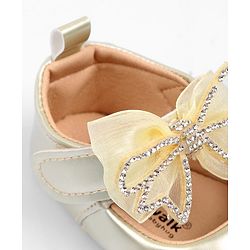 Cute Walk by Babyhug Booties With Bow Applique - Rose Gold