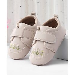 Cute Walk by Babyhug Booties With Floral Embriodery - Pink