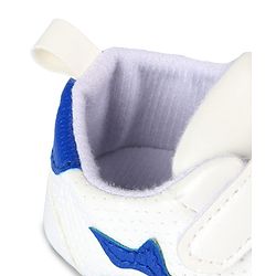 Cute Walk by Babyhug Velcro Closure Booties with Star Applique - Pink & White