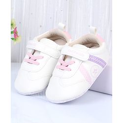 Cute Walk by Babyhug Velcro Closure Printed Booties - Pink & White