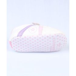 Cute Walk by Babyhug Velcro Closure Printed Booties - Pink & White