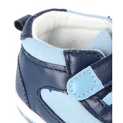 Cute Walk by Babyhug Velcro Closure Booties - Brown