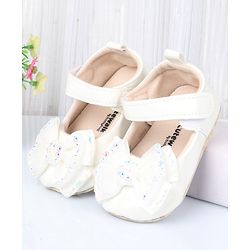 Cute Walk by Babyhug Velcro Closure Booties With Bow Applique - White