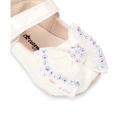 Cute Walk by Babyhug Velcro Closure Booties With Bow Applique - White