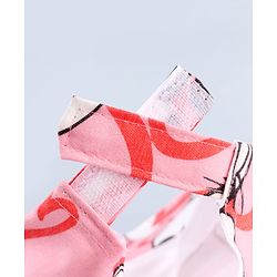 Babyhug Disney Cotton Woven Summer Cap with Minnie Mouse Graphic Pink - Diameter 16 cm