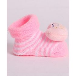 Cute Walk by Babyhug Socks With Heart Applique - Pink