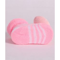 Cute Walk by Babyhug Socks With Heart Applique - Pink
