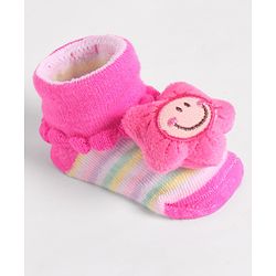 Cute Walk by Babyhug Socks With Star Applique - Pink
