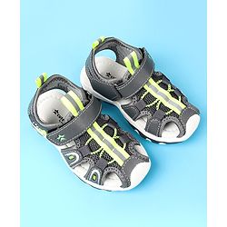 Cute Walk by Babyhug Velcro Closure Solid Sandals - Black