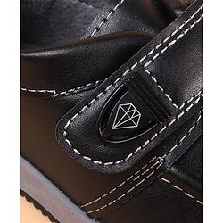 Cute Walk by Babyhug Velcro Closure Solid Color Casual Shoes - Black