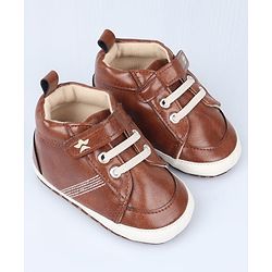 Cute Walk by Babyhug Velcro Closure Solid Booties - Brown
