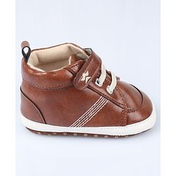 Cute Walk by Babyhug Velcro Closure Solid Booties - Brown