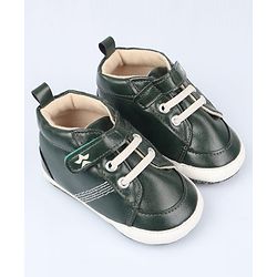 Cute Walk by Babyhug Velcro Closure Solid Booties - Brown