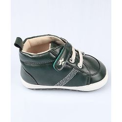 Cute Walk by Babyhug Velcro Closure Solid Booties - Brown