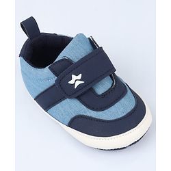 Cute Walk by Babyhug Velcro Closure Solid Booties - Blue