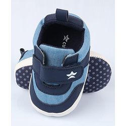 Cute Walk by Babyhug Velcro Closure Solid Booties - Blue
