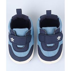 Cute Walk by Babyhug Velcro Closure Solid Booties - Blue