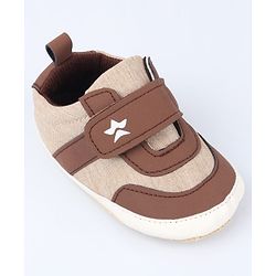 Cute Walk by Babyhug Velcro Closure Solid Booties - Blue