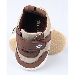 Cute Walk by Babyhug Velcro Closure Solid Booties - Blue