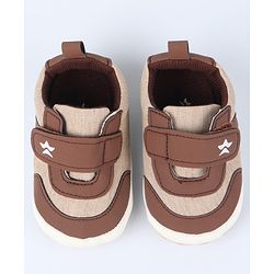 Cute Walk by Babyhug Velcro Closure Solid Booties - Blue