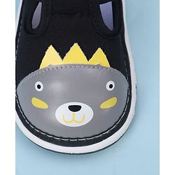 Cute Walk by Babyhug Casual Shoes With Velcro Closure & Face Applique - Black