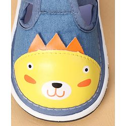 Cute Walk by Babyhug Casual Shoes With Velcro Closure & Face Applique - Black