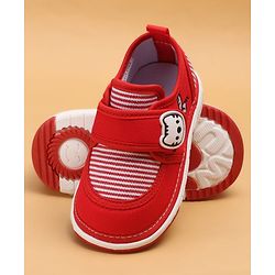 Cute Walk by Babyhug Casual Shoes With Velcro Closure & Cat Applique - Red