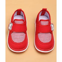 Cute Walk by Babyhug Casual Shoes With Velcro Closure & Cat Applique - Red