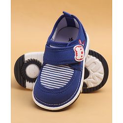 Cute Walk by Babyhug Casual Shoes With Velcro Closure & Cat Applique - Red