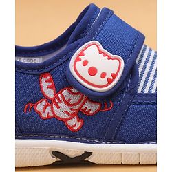 Cute Walk by Babyhug Casual Shoes With Velcro Closure & Cat Applique - Red