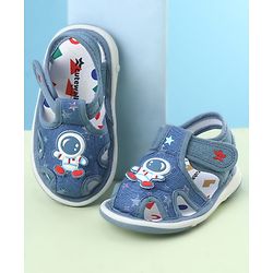 Cute Walk by Babyhug Velcro Closure Sandals With Astronaut Applique - Black