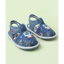 Cute Walk by Babyhug Velcro Closure Sandals With Astronaut Applique - Black