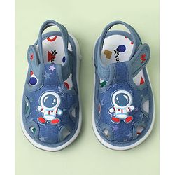 Cute Walk by Babyhug Velcro Closure Sandals With Astronaut Applique - Black